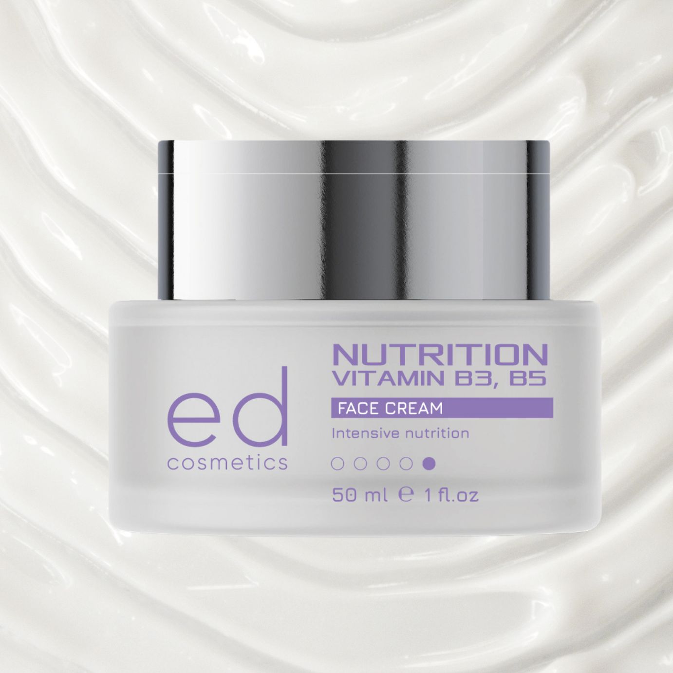 Vasetto di crema con coperchio argentato. Scritta: "ed cosmetics", "NUTRITION VITAMIN B3, B5 FACE CREAM".