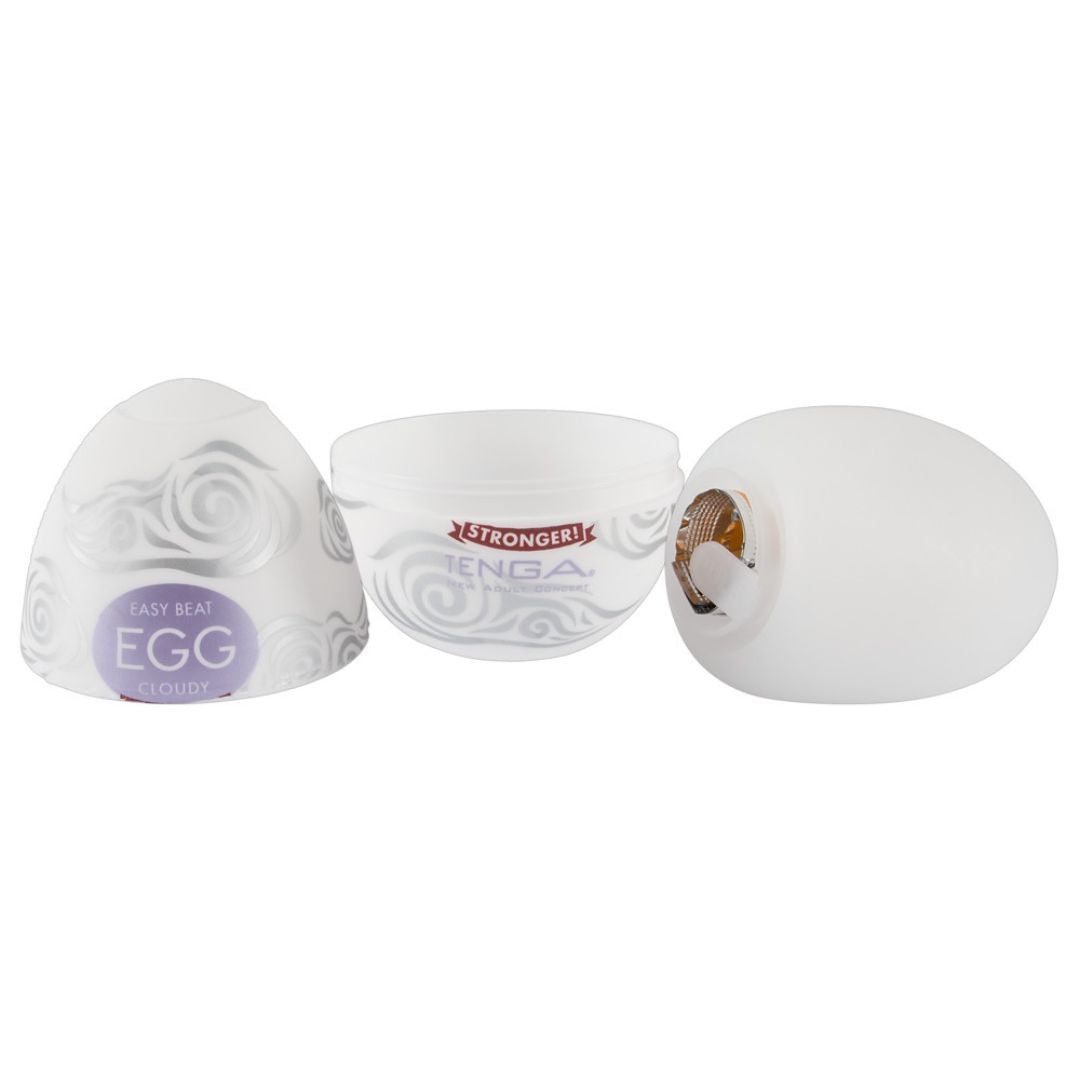 Prodotto a forma di uovo diviso, bianco. Parte superiore con motivo a nuvole, parte centrale con "TENGA" e "EGG Cloudy".