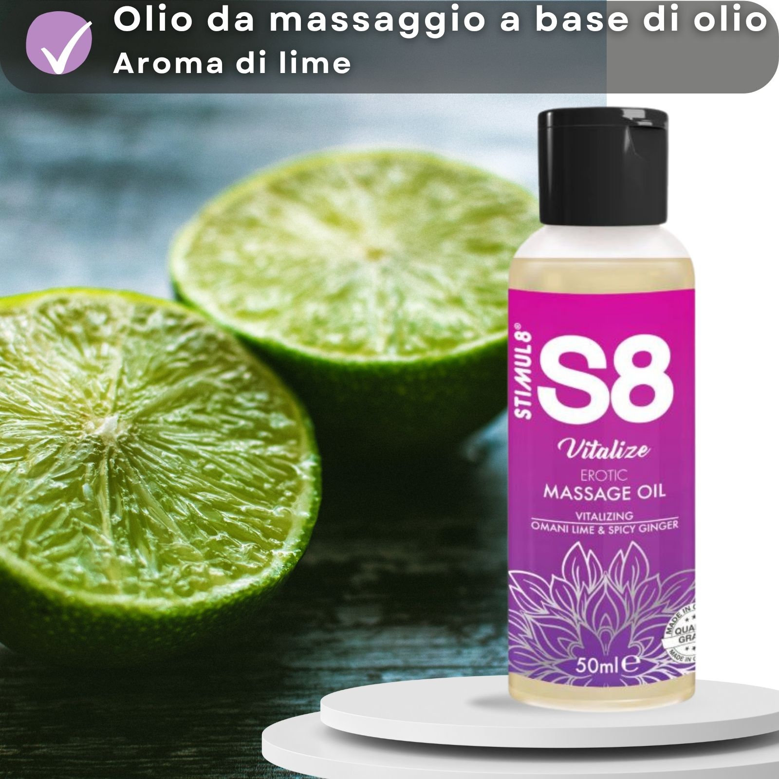 Flacone di olio da massaggio con tappo nero. Scritta: S8 Vitalize Erotic Massage Oil. 50ml. Fette di lime.