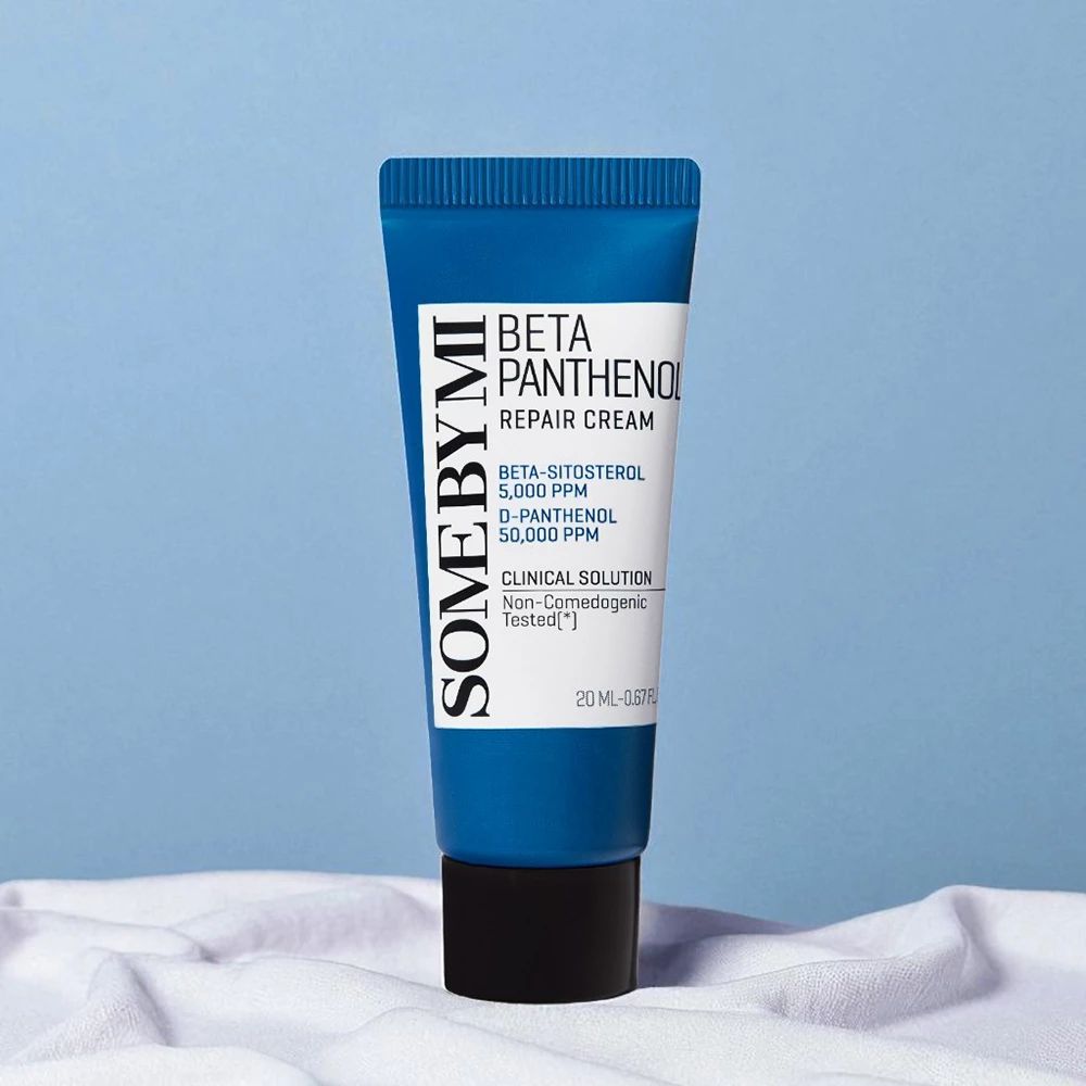 Tubo blu con tappo nero. Testo: SOME BY MI, Beta Panthenol Repair Cream, 20 ml.
