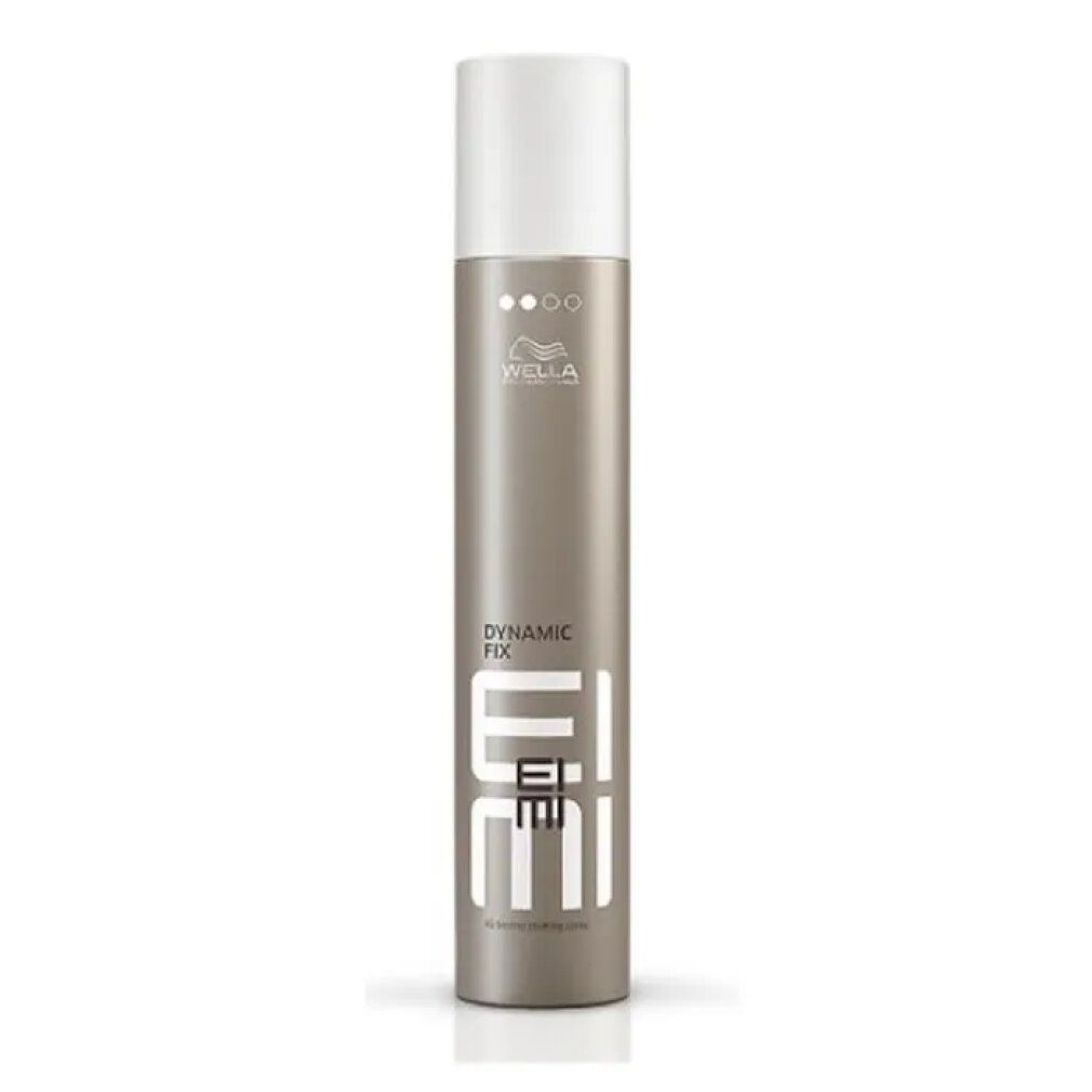 Bomboletta spray cilindrica beige-marrone con tappo bianco. Scritte: Dynamic Fix, EIMI, Wella. Prodotto per capelli.