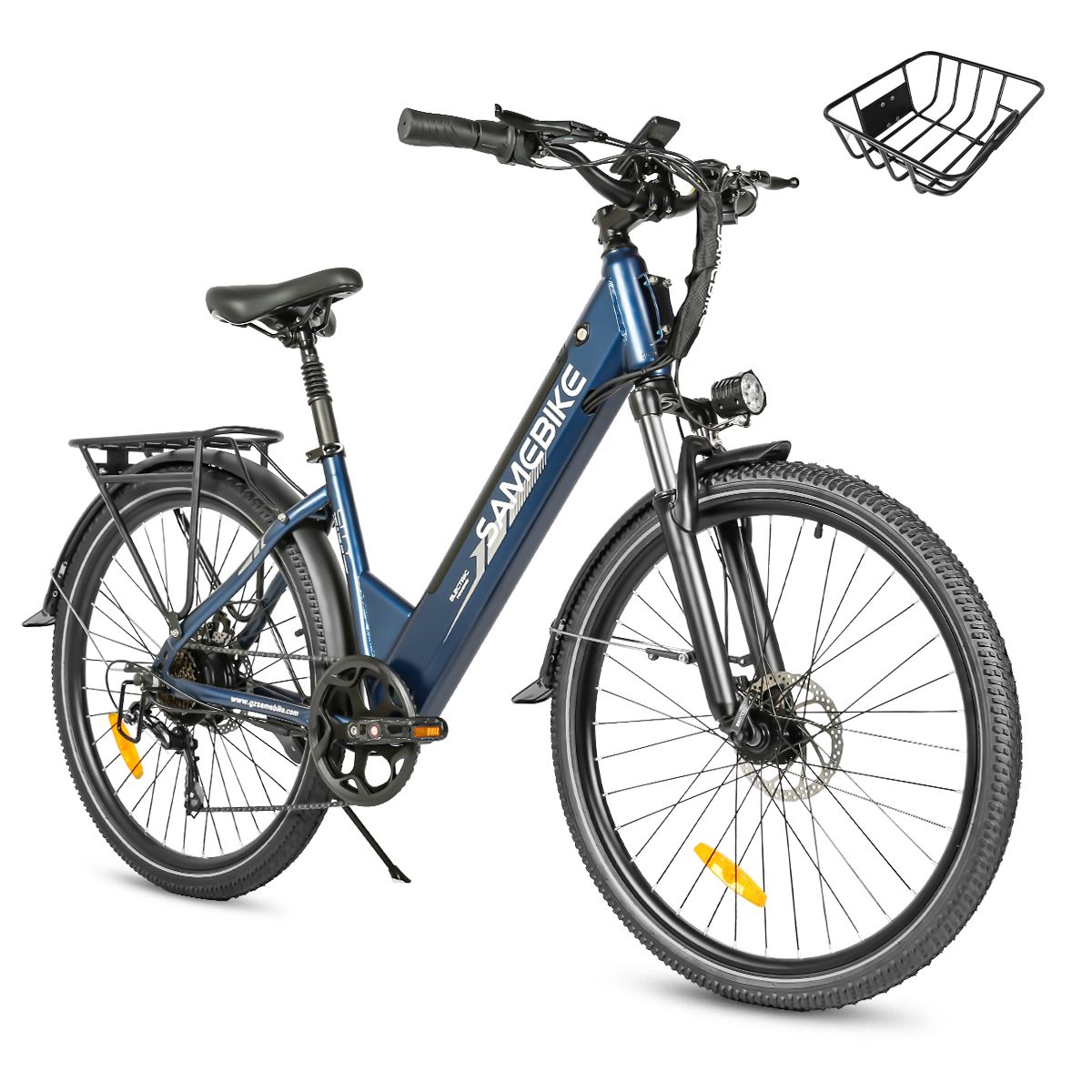 E-bike blu con cestino. Marchio SAMEBIKE. Pneumatici neri, parafanghi, portapacchi. Faro e fanale.