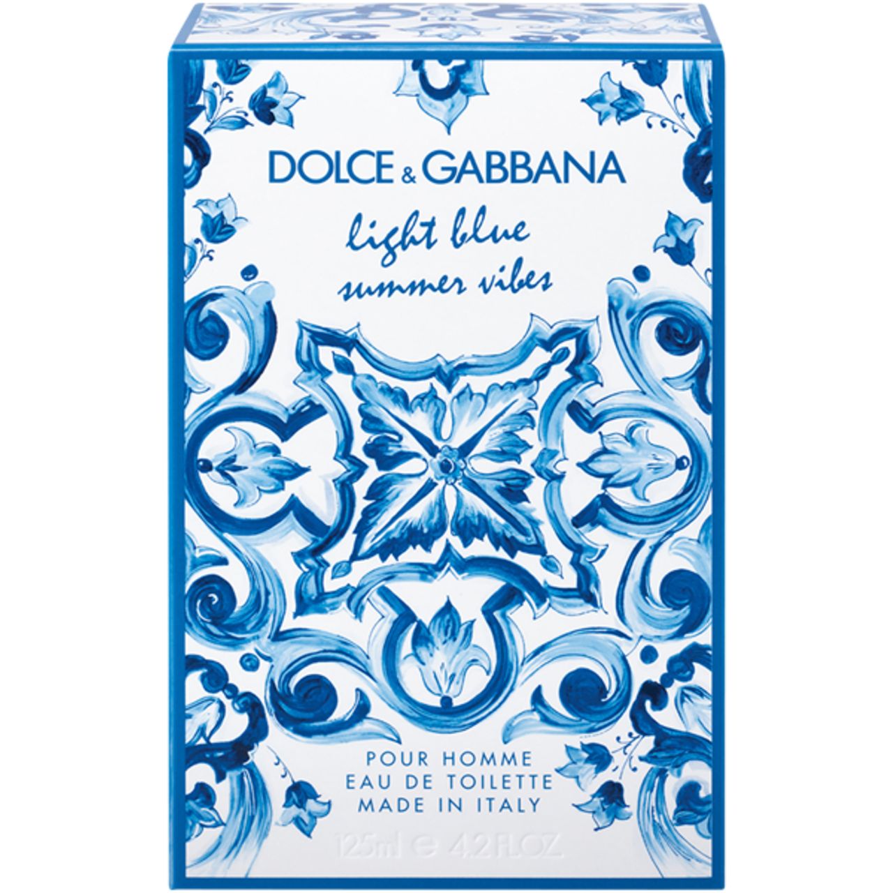 Confezione con motivo blu e bianco. Scritta: Dolce & Gabbana, light blue summer vibes. Pour homme, Eau de Toilette, Made in Italy.