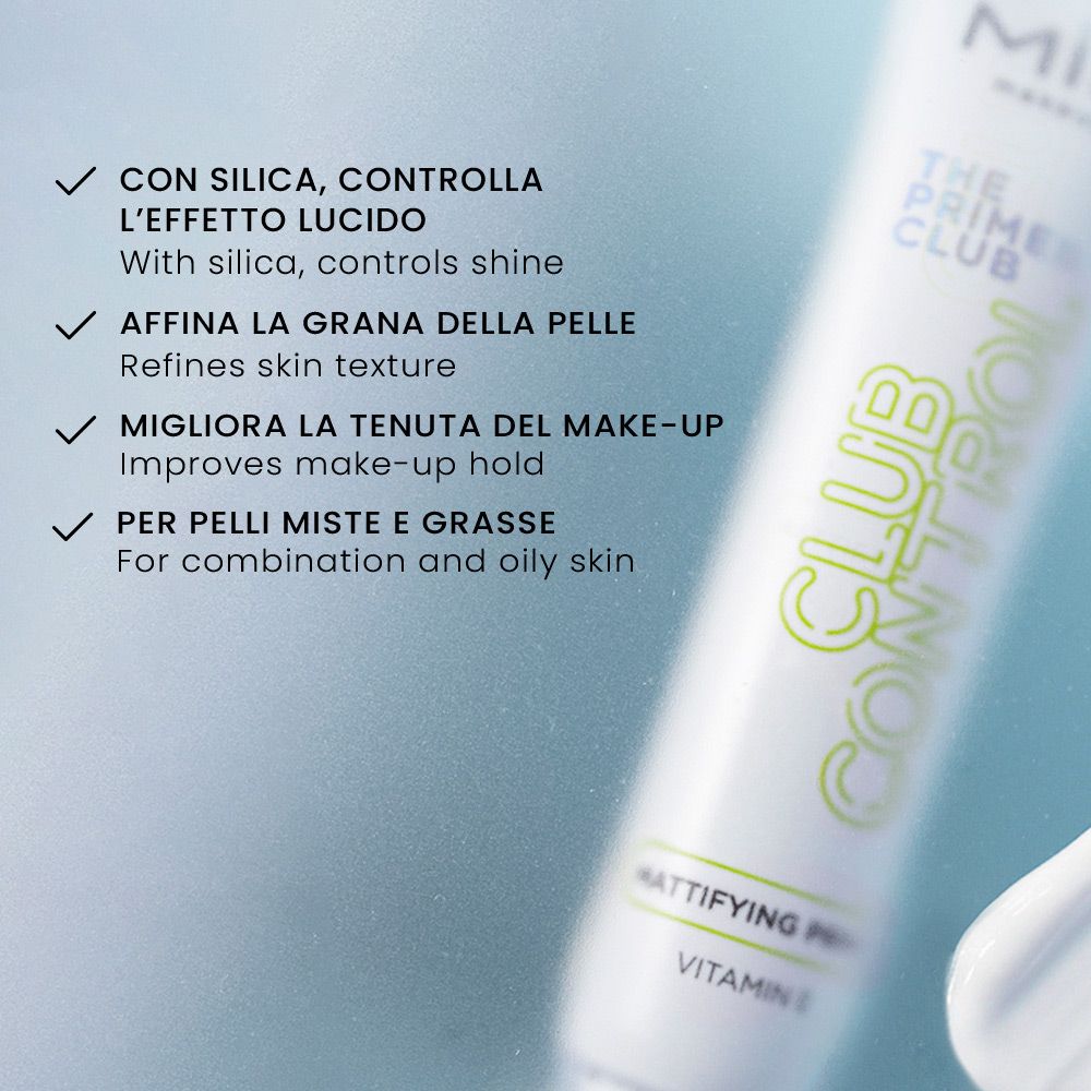 Primo piano di un tubetto "Club Control" con testo. Testo: "Mattifying Primer" e "Vitamin E".