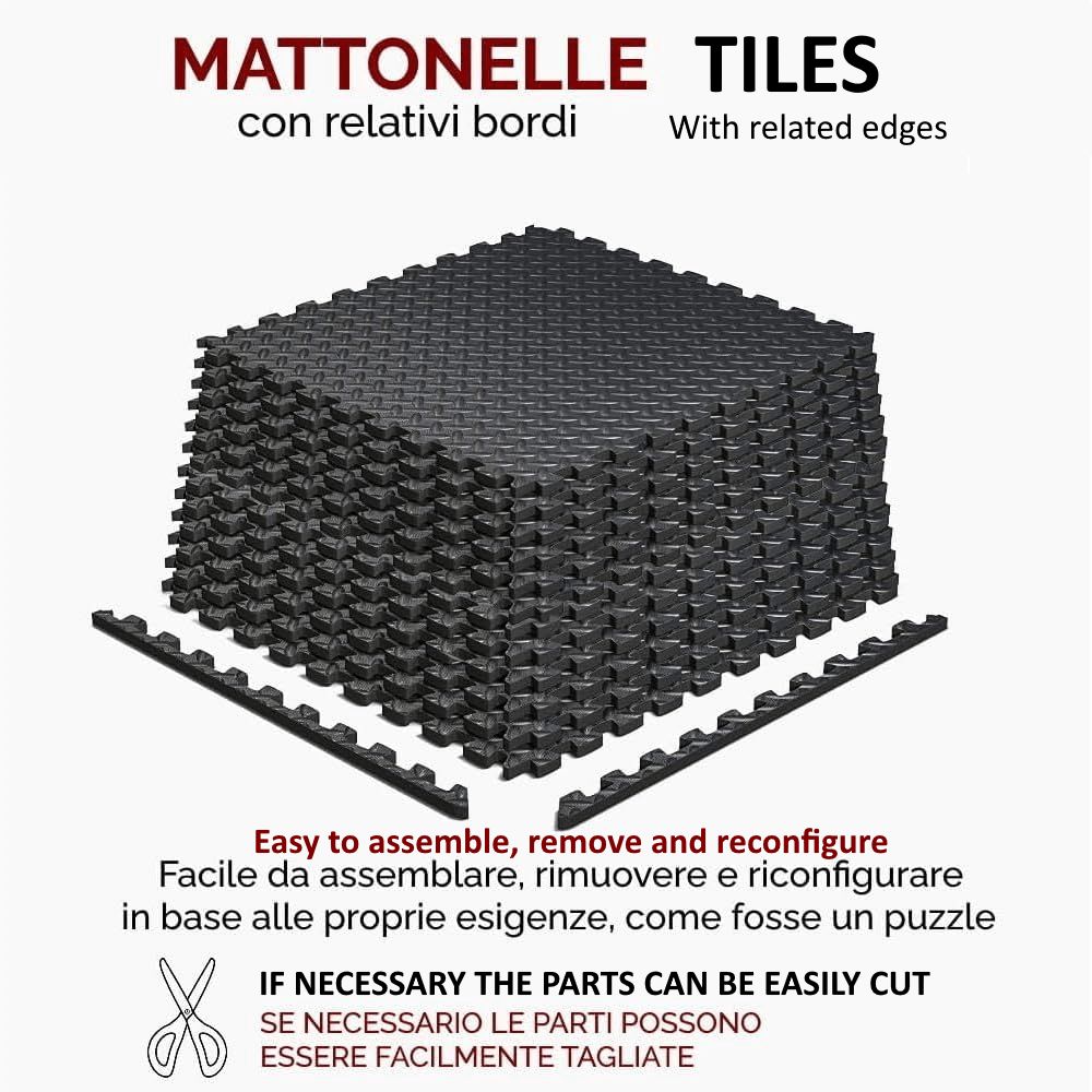 Pila di tappeti puzzle neri con bordi. Testo: 'MATTONELLE TILES'. 'Facile da assemblare, rimuovere e riconfigurare'.