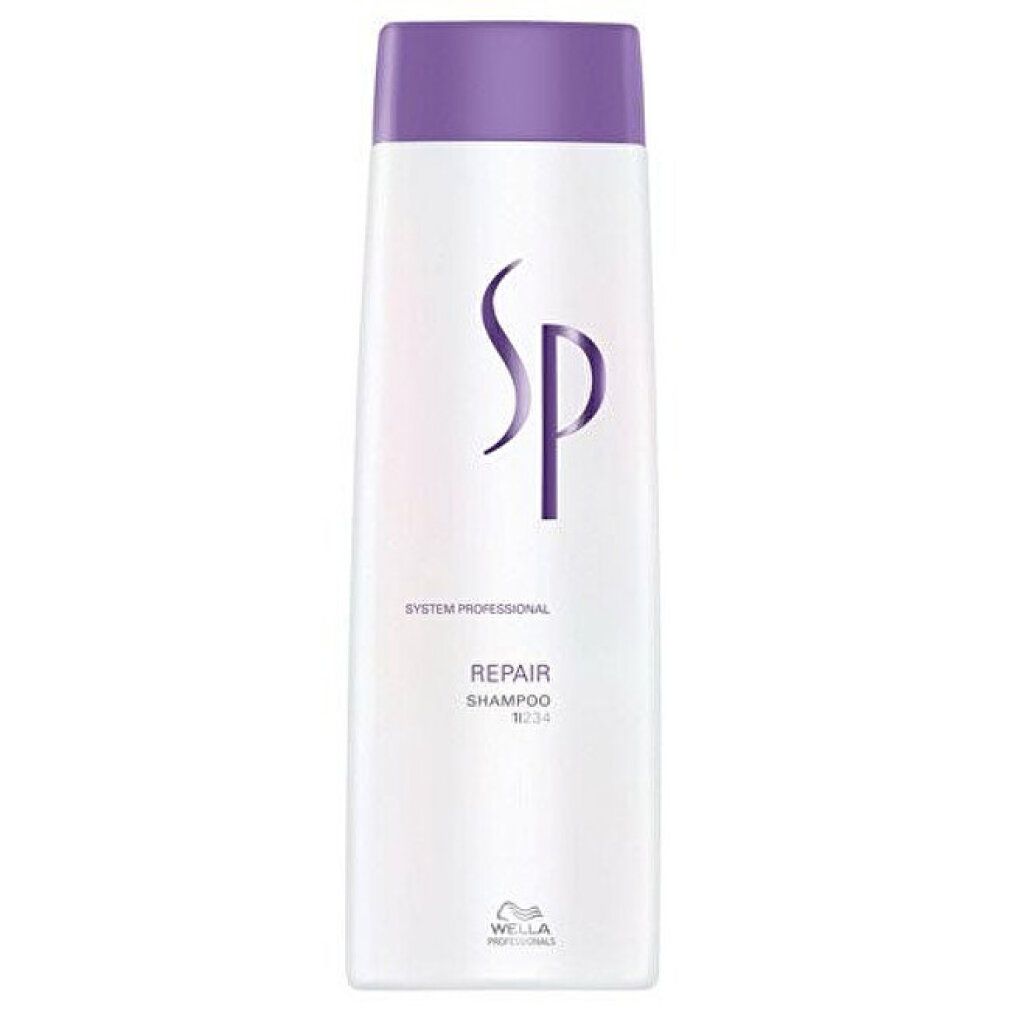 Shampoo bianco con tappo viola. Logo SP e scritta 'REPAIR SHAMPOO' in viola. Logo Wella in basso.