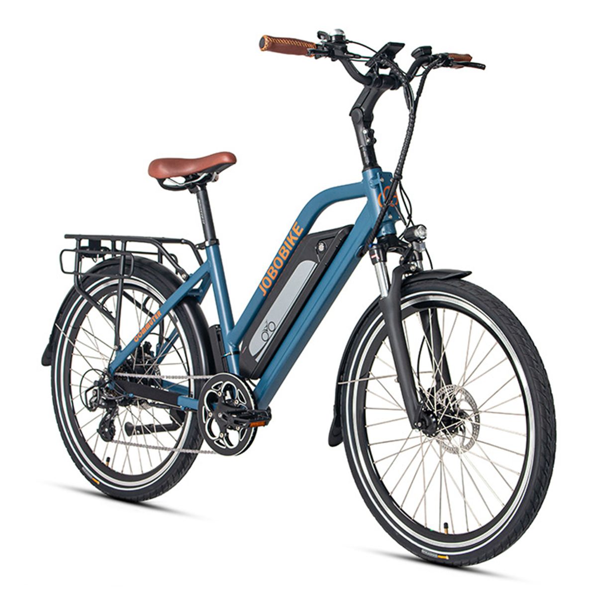 E-bike da città blu con sella e manubrio marroni. Portapacchi posteriore. Logo JOBOBIKE sul telaio.