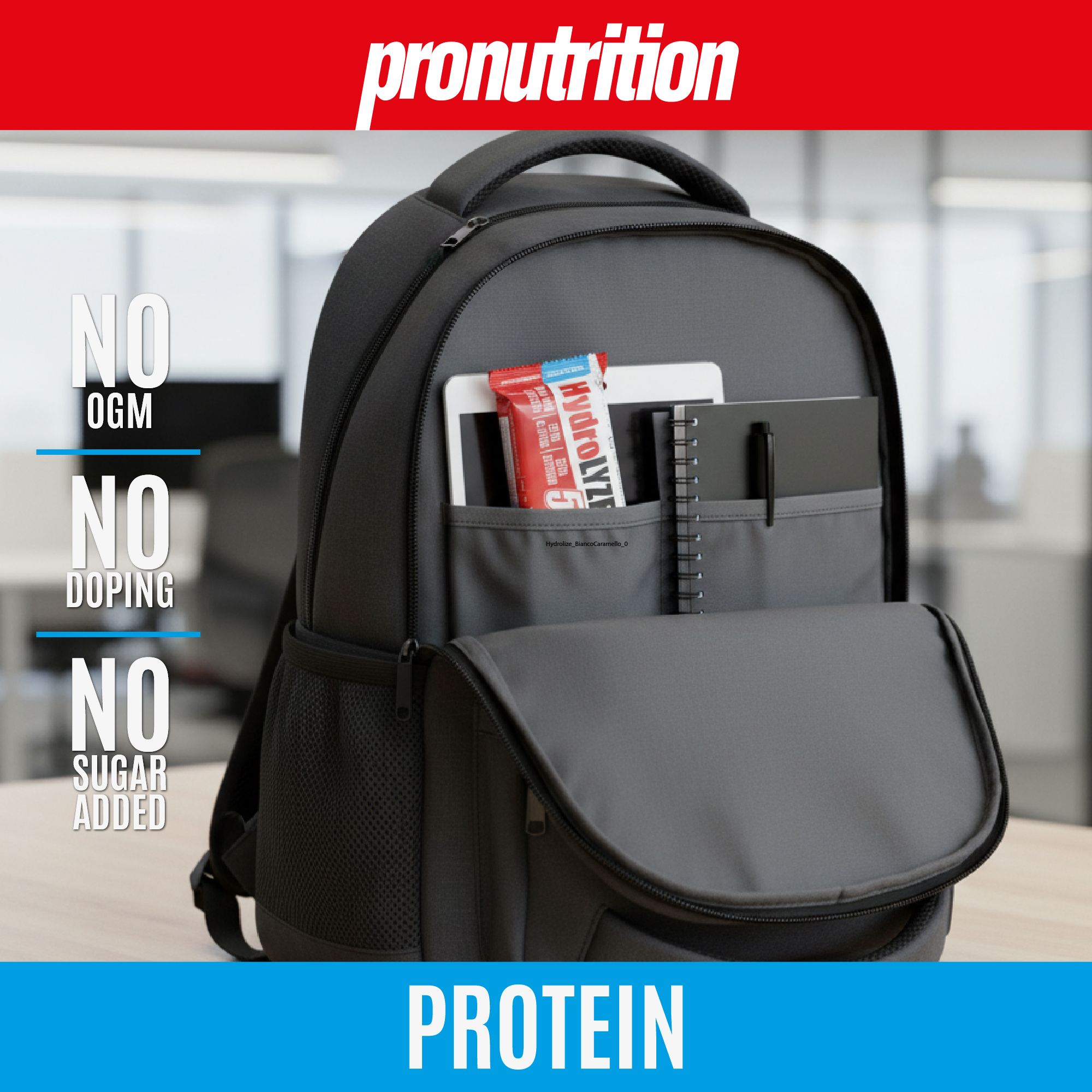 Zaino con barretta proteica. Scritte: NO OGM, NO DOPING, NO SUGAR ADDED. Marchio: pronutrition.