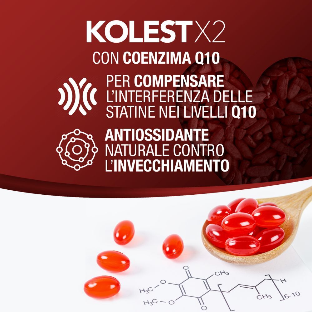 KOLESTX2 con coenzima Q10. L'immagine mostra capsule su un cucchiaio e una struttura chimica. Il testo evidenzia l'azione antiossidante e la capacità di compensare l'interferenza delle statine nei livelli di Q10.
