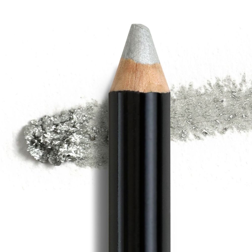 Matita occhi grigia con tratto. Fusto nero, punta argentata. Su sfondo bianco.