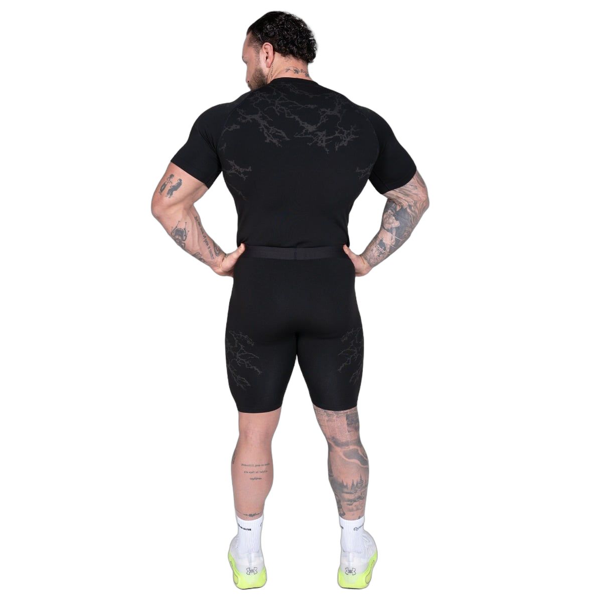 GymBeam Maglietta uomo seamless slim a manica corta in poliestere nera