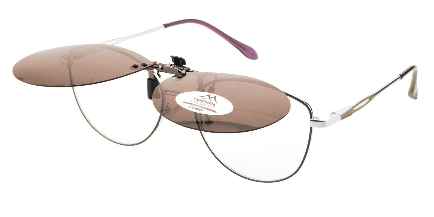 Occhiali da sole Montana Eyewear Sopot flip-up, lenti marroni, montatura argento, aste viola. Parzialmente aperte.