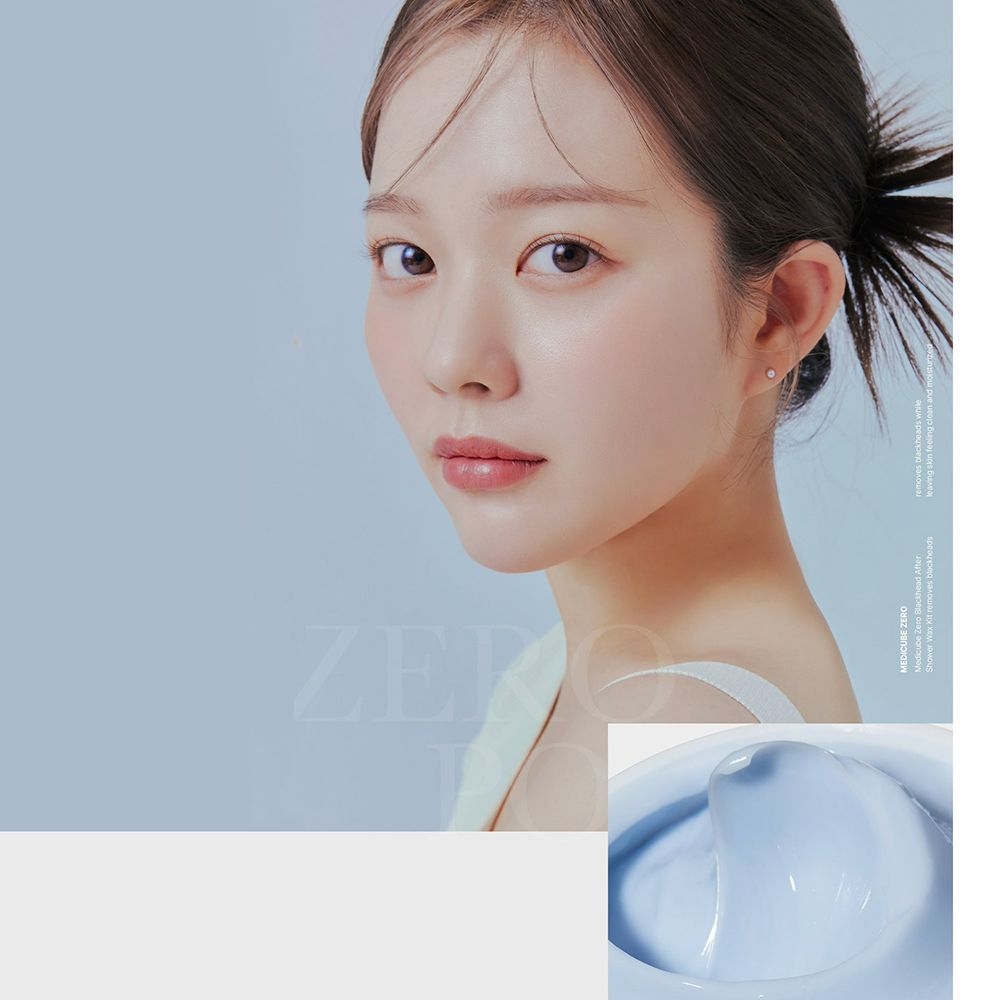 Ritratto di donna. Sullo sfondo: nome del prodotto Zero Pore One Day Cream. Piccola immagine: texture della crema.
