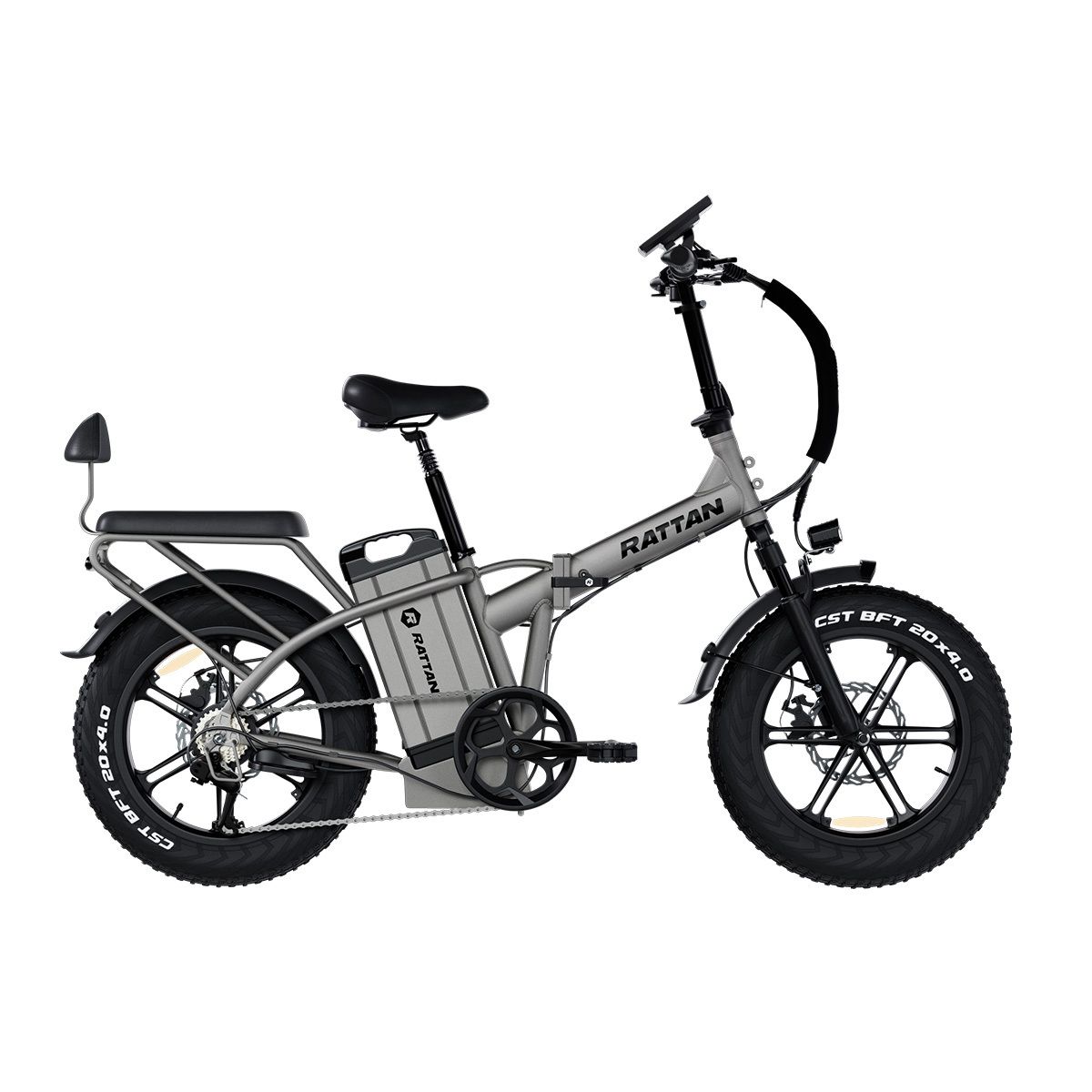 E-bike pieghevole grigio. Pneumatici, sella e manubrio neri. Batteria con logo RATTAN. Portapacchi con schienale.