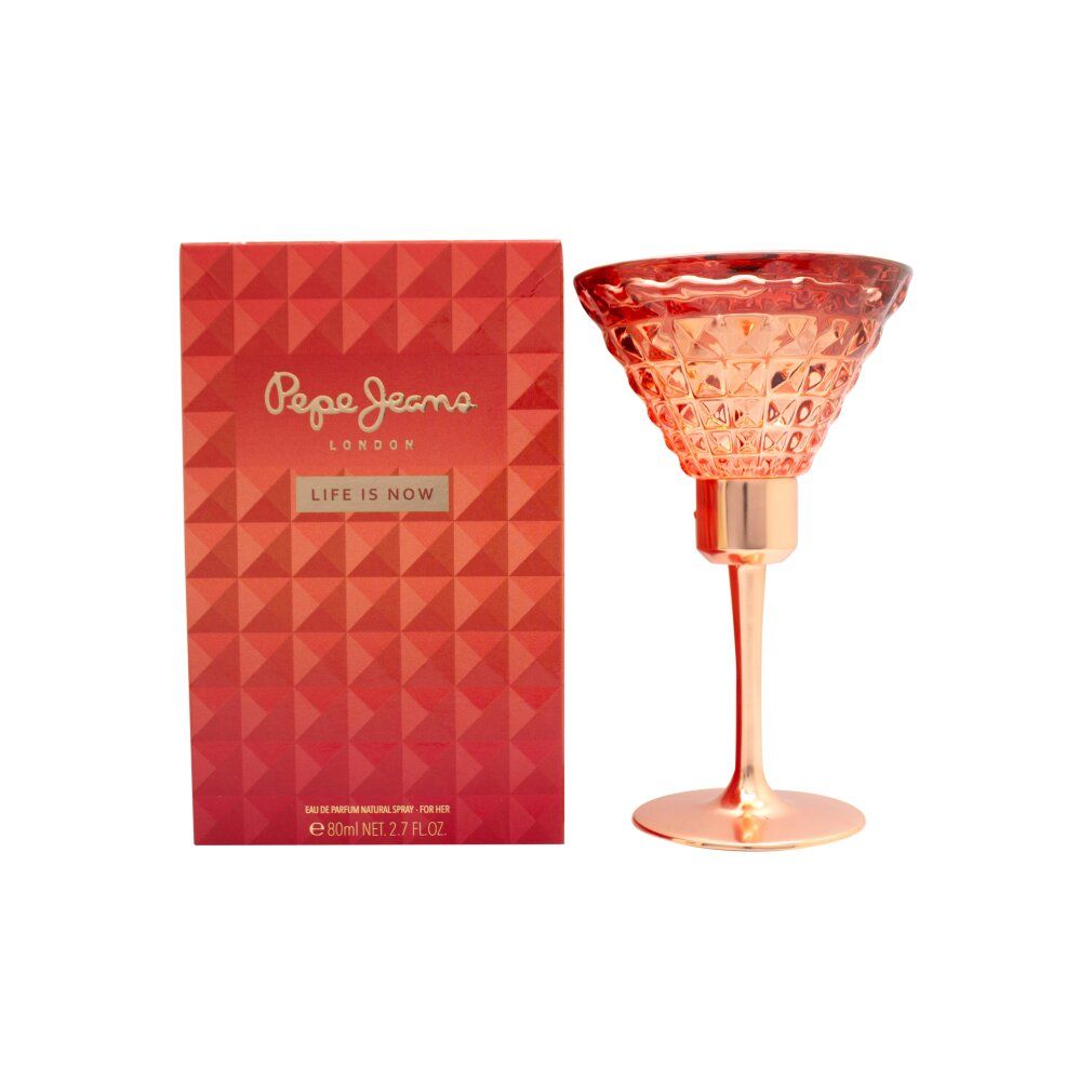 Flacone rosa a forma di bicchiere da cocktail accanto a una scatola arancione con motivo a diamante. "Pepe Jeans London" è scritto sulla scatola.