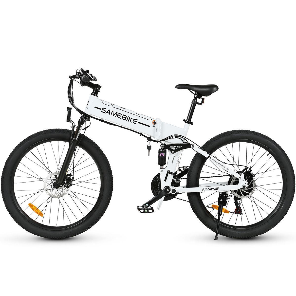 Bicicletta elettrica pieghevole, bianca, nera. Marchio SAMEBIKE. Pneumatici grandi, freni a disco. Dettagli: sella, manubrio, pedali.