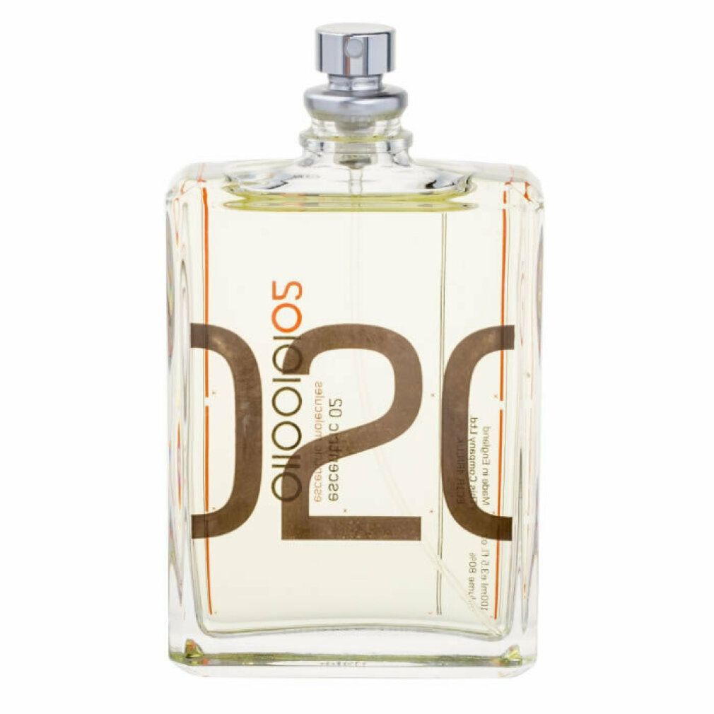 Flacone di profumo con scritta 02 ed Escentric Molecules. Liquido trasparente, vaporizzatore argentato.