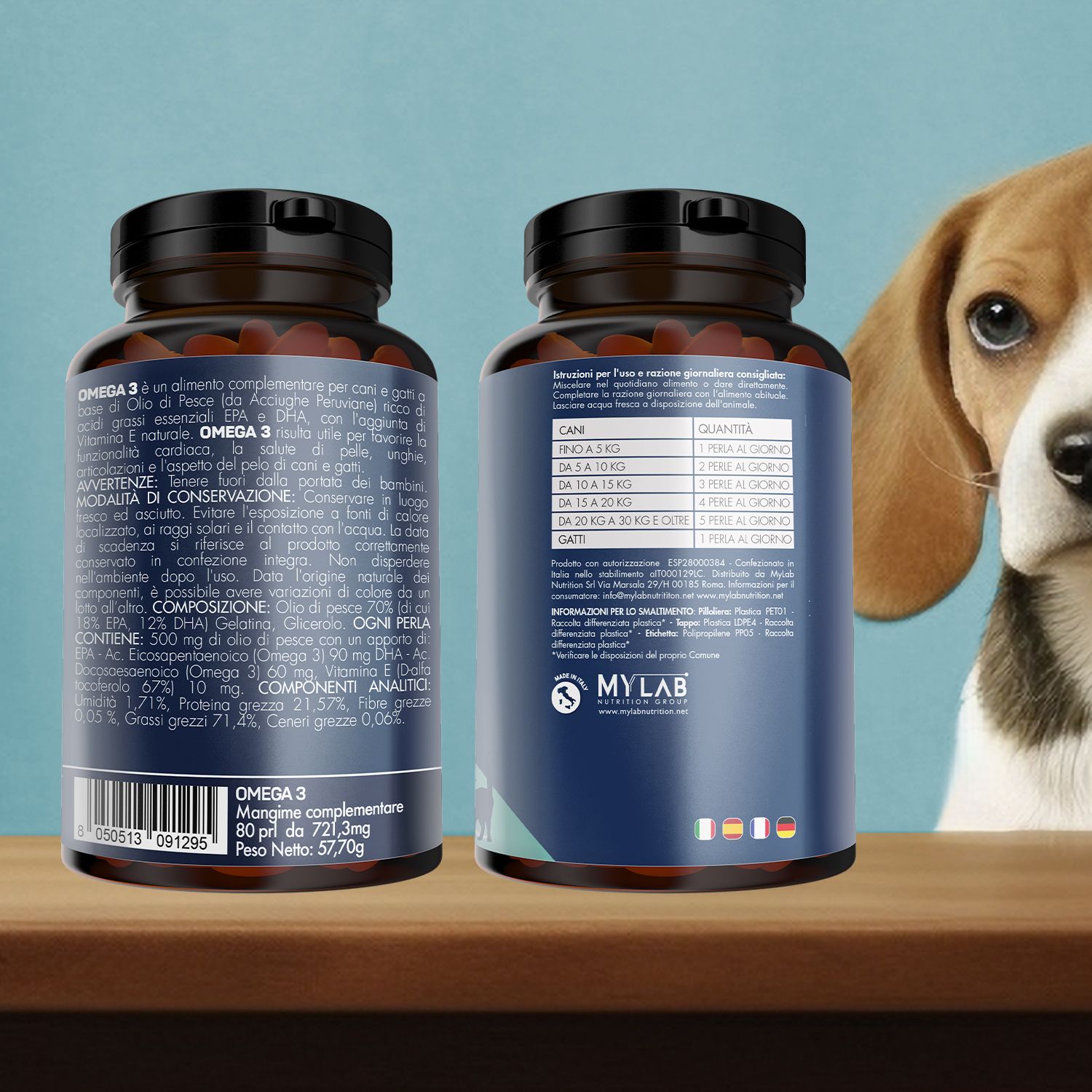Due flaconi di integratori Omega-3 per cani. Flaconi in vetro scuro con tappi neri ed etichette blu.