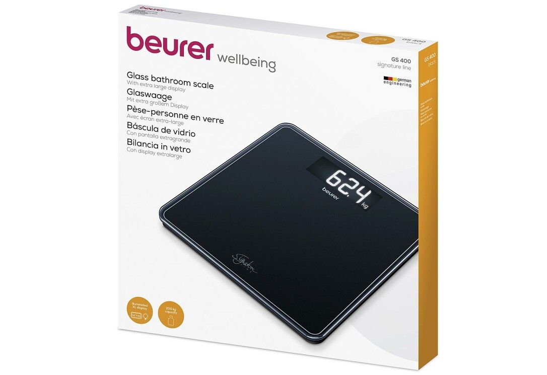 Confezione della bilancia. Bilancia nera con display digitale. Marchio: beurer. Modello: GS 400 Signature Line.