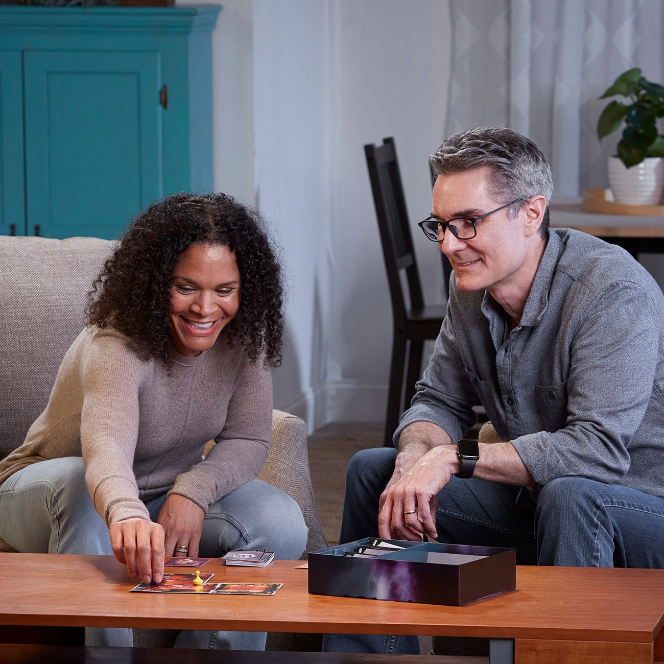 Hasbro Cluedo Betrayal in Villa, Board Game