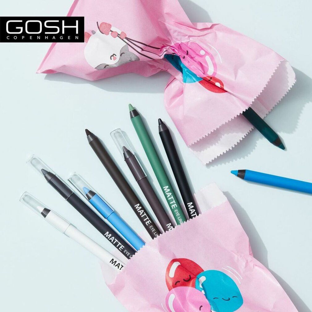 Diverse matite eyeliner in un sacchetto rosa. Scritta "MATTE EYE LINER" e "GOSH COPENHAGEN".