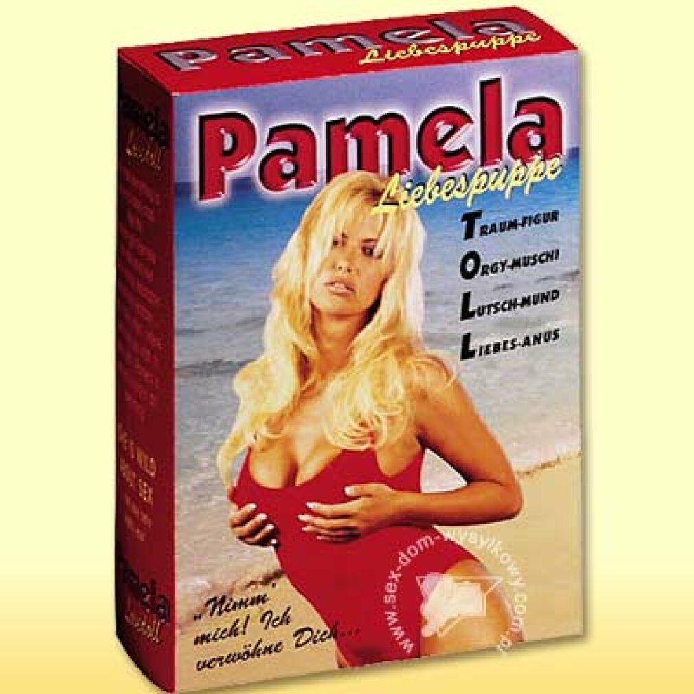 Confezione della bambola Pamela. Donna in costume da bagno rosso. Scritte: Pamela, Liebespuppe, Traum-Figur, Orgy-Muschi, Luts-Mund, Liebes-Anus. Citazione: Nimm mich! Ich verwöhne dich.