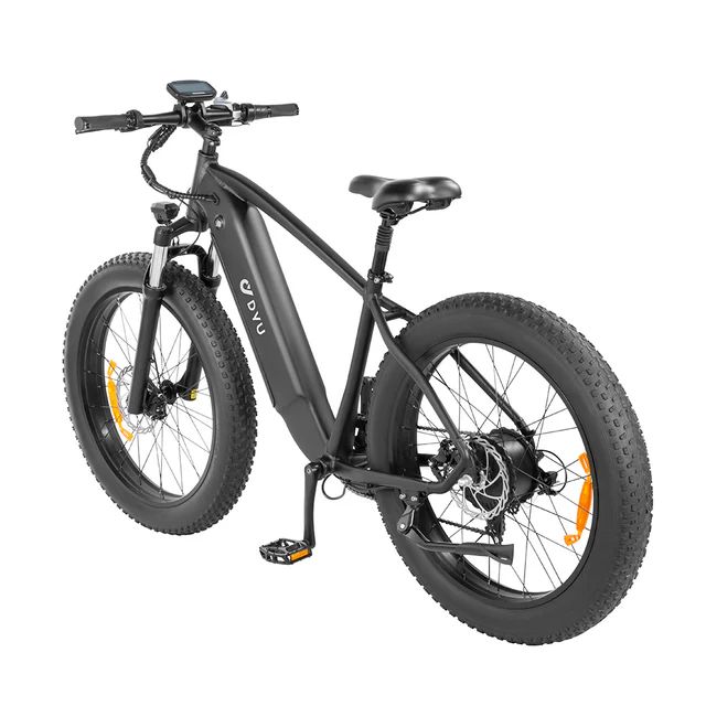 E-bike nera, vista posteriore. Logo DYU sul telaio. Pneumatici larghi. Riflettori gialli.