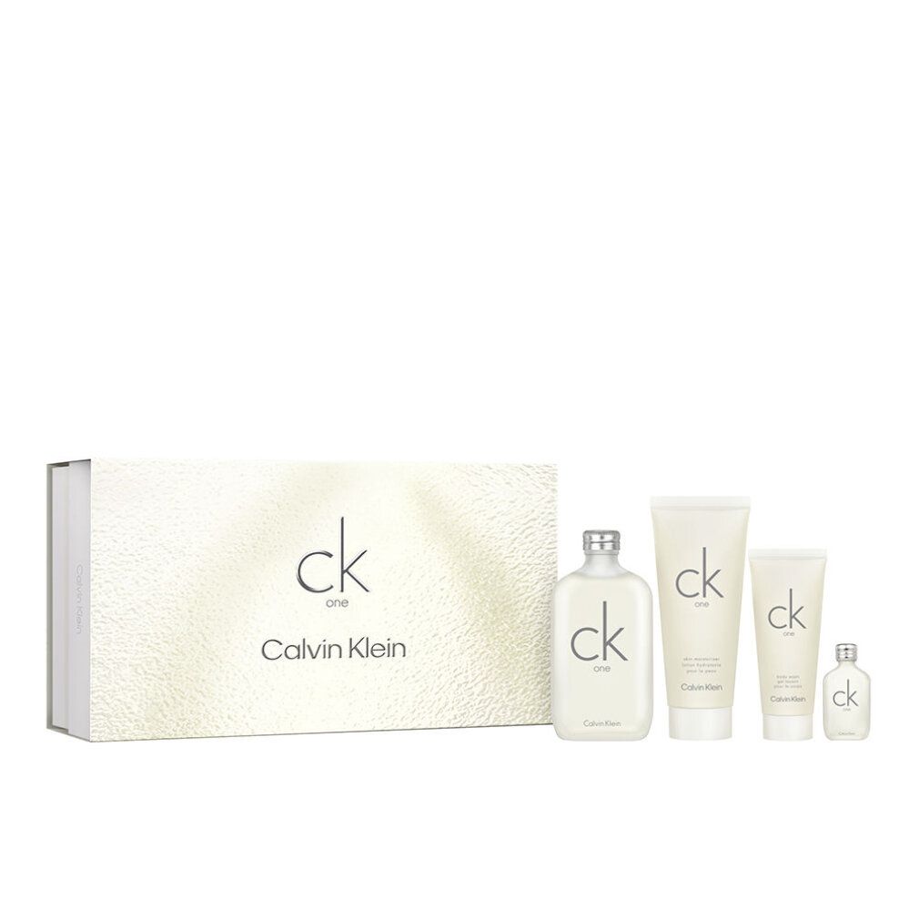 Set regalo Calvin Klein con flacone, gel, shampoo e miniatura. Confezione bianca con logo e scritta. Prodotti bianchi.