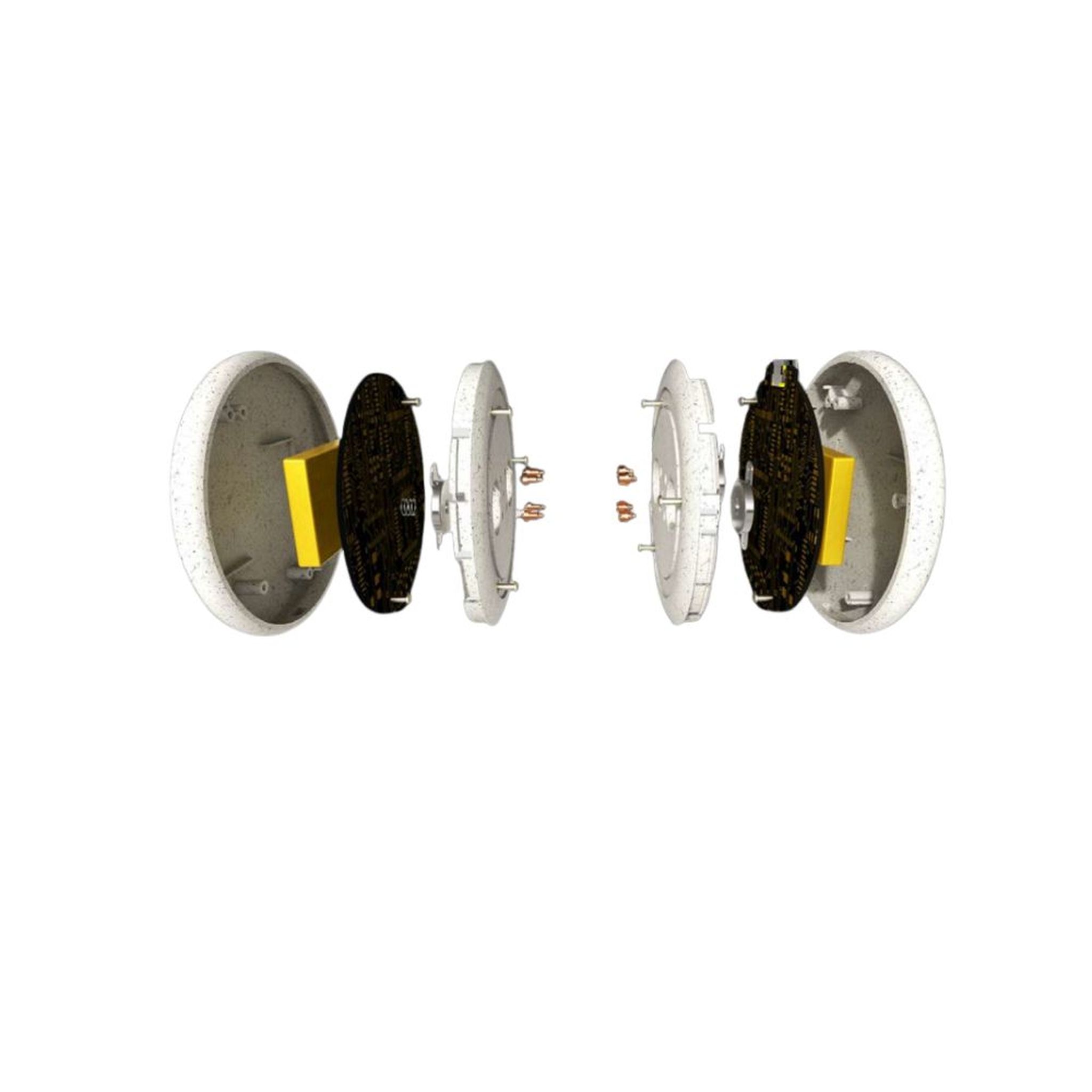 Vista esplosa di due stimolatori muscolari wireless che mostrano i componenti interni.