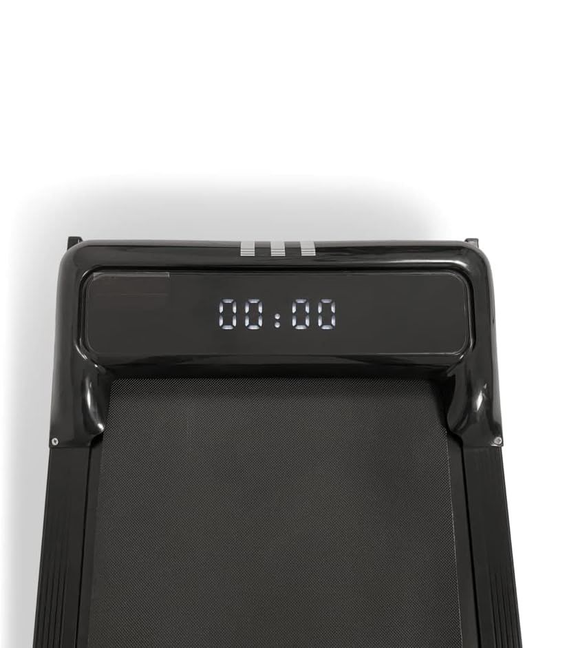 Pannello di controllo nero con display digitale. Mostra '00:00'. Posizionato sopra il tapis roulant.