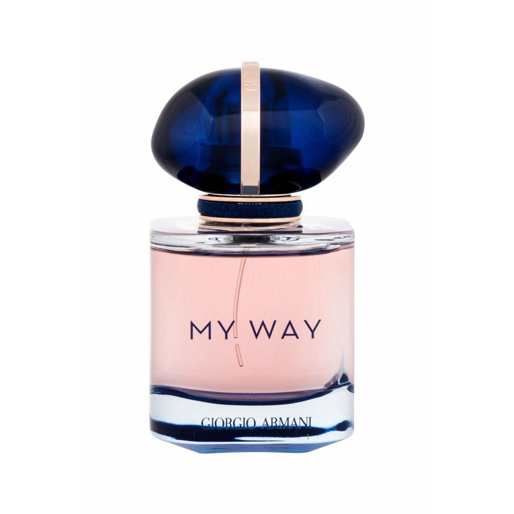 Flacone di profumo con tappo blu e contenuto rosa. Scritta "MY WAY". Flacone in vetro trasparente.