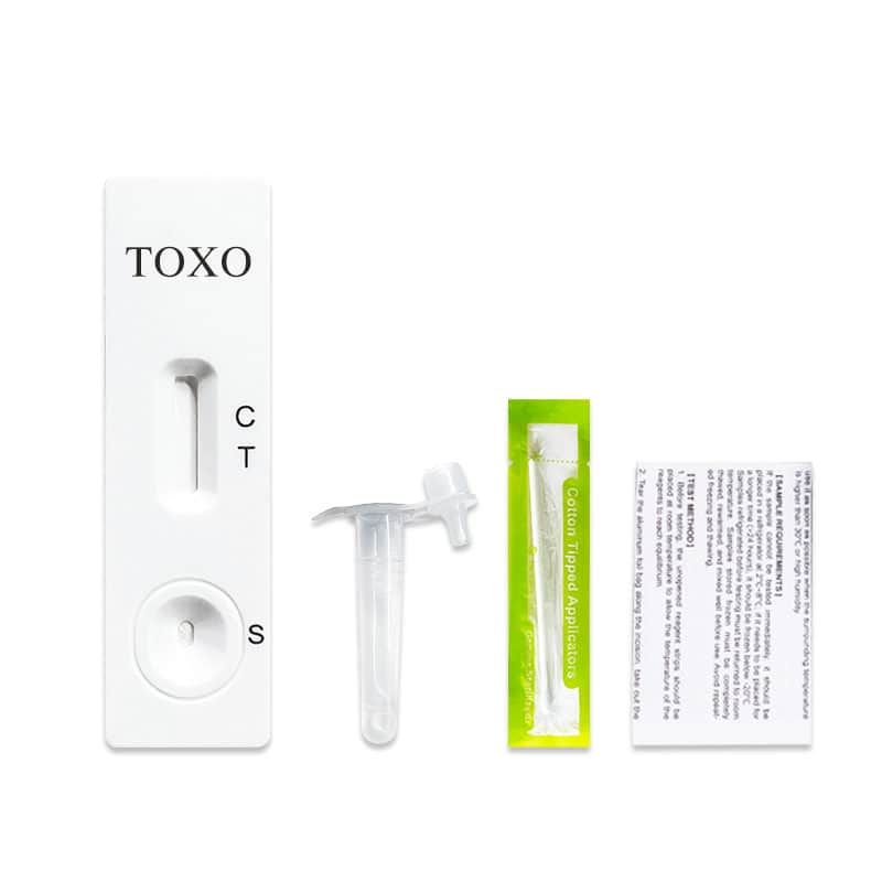 Un kit di test rapido per antigeni Toxoplasma gondii con cassetta di test, provetta per campioni, applicatore e istruzioni.