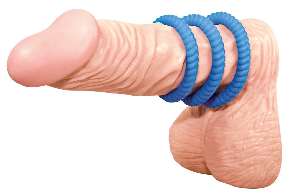 Pene con tre anelli blu per pene. Superficie scanalata degli anelli.