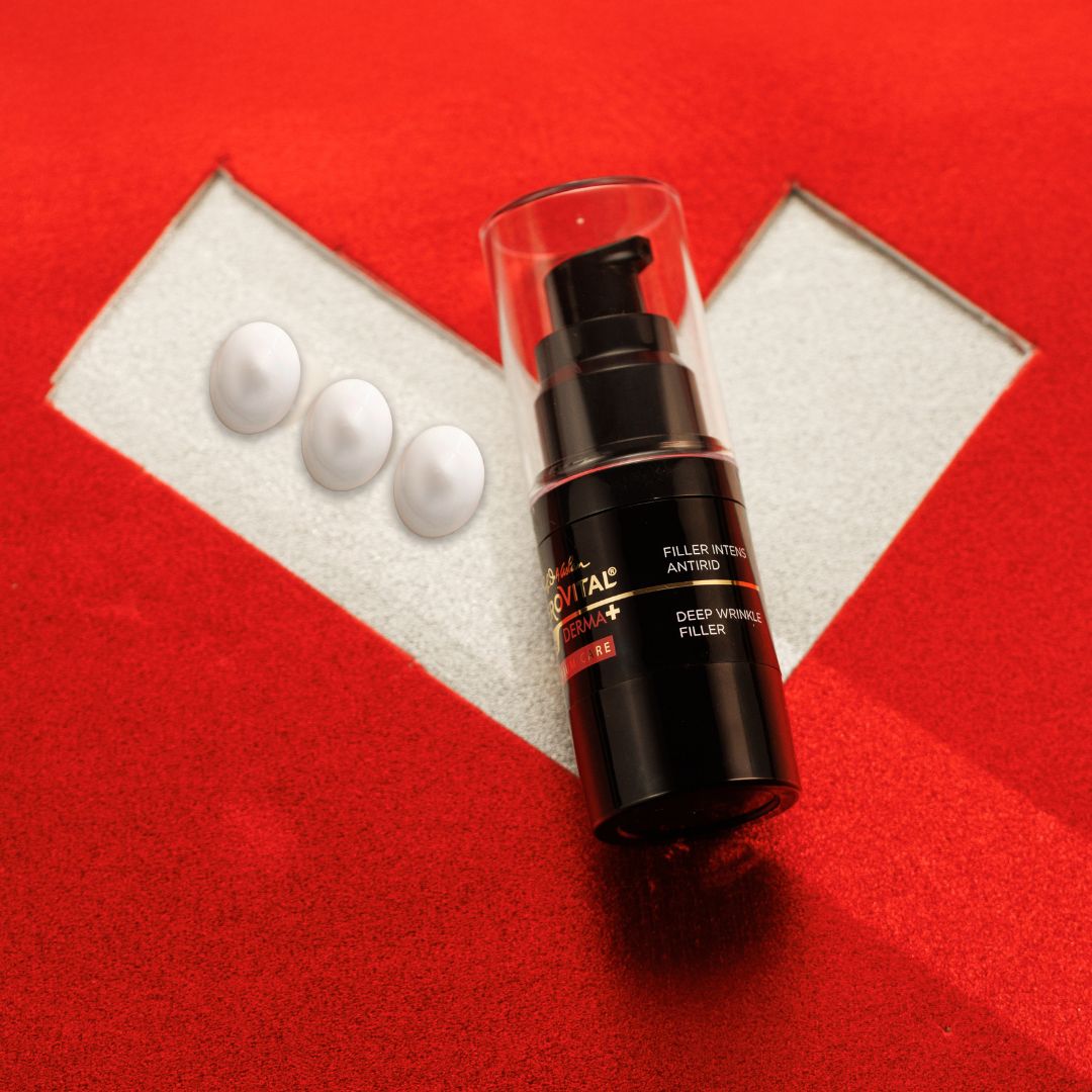 Flacone nero con erogatore e tre capsule bianche. Marchio: Gerovital Derma+ Premium Care. Testo: Filler Intens Antirid.