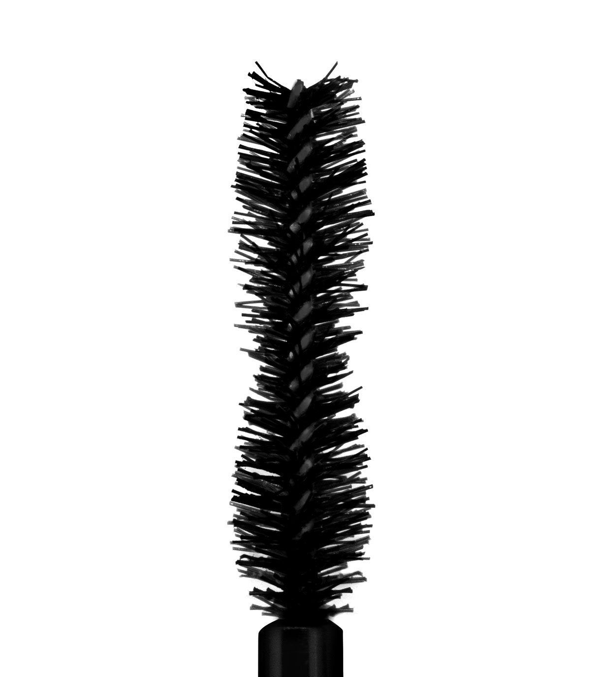 Applicatore per mascara nero con testina a spazzola densa.