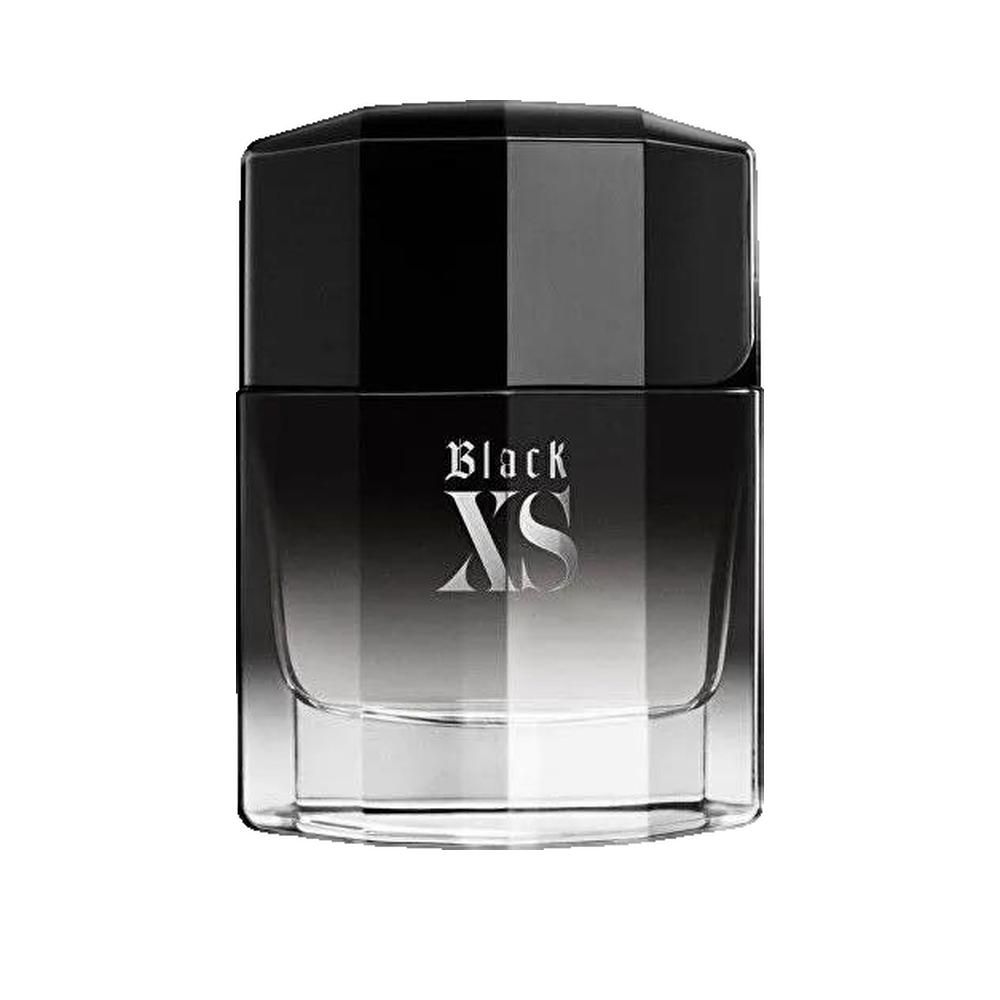 Flacone nero con tappo nero. Scritta Black XS. Forma angolare.