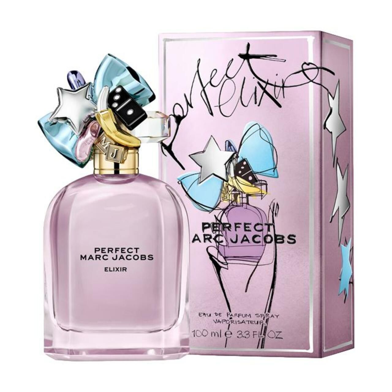 Flacone di profumo e confezione. Scritta: PERFECT MARC JACOBS ELIXIR. Confezione con illustrazione e stelle.