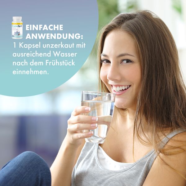 Donna beve acqua da un bicchiere. Scritta: Uso semplice: assumere 1 capsula non masticata con acqua sufficiente dopo la colazione.