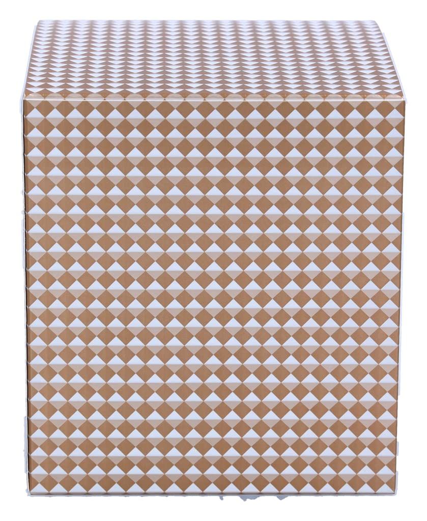 Confezione. Scatola quadrata con motivo geometrico.