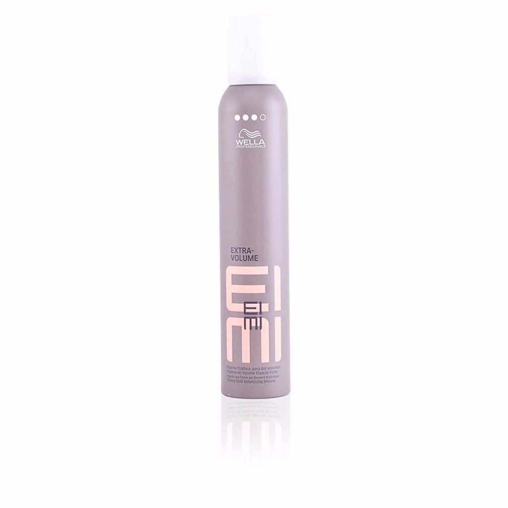 Flacone di schiuma per capelli con tappo bianco. Scritta: EIMI EXTRA VOLUME. Marchio: Wella.