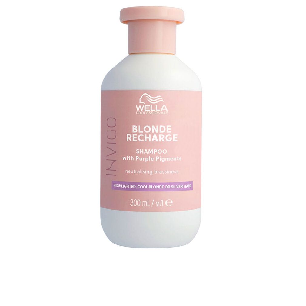 Flacone bianco con etichetta e tappo rosa. Testo: Wella Invigo Blonde Recharge Shampoo con pigmenti viola. 300 ml.