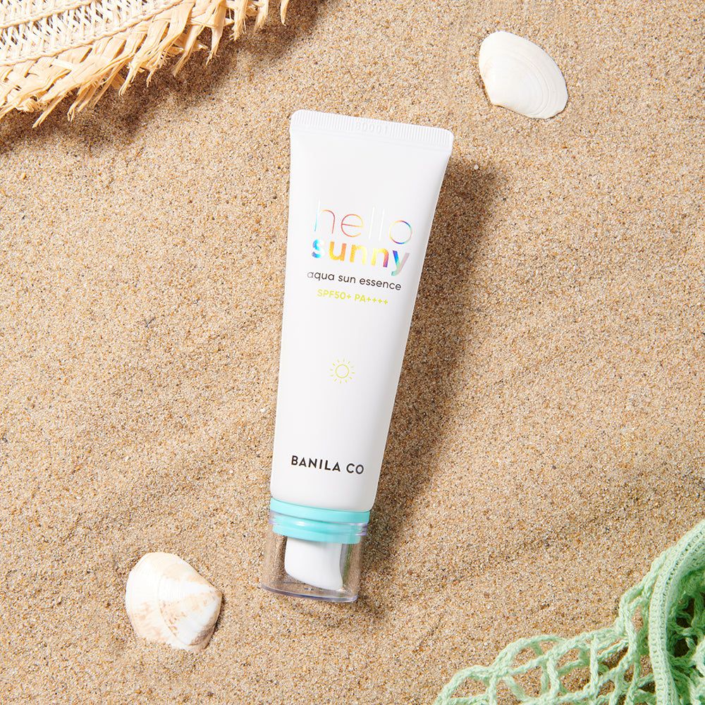 BANILA CO Hello Sunny Aqua Sun Essence SPF50+ PA++++ sulla spiaggia.