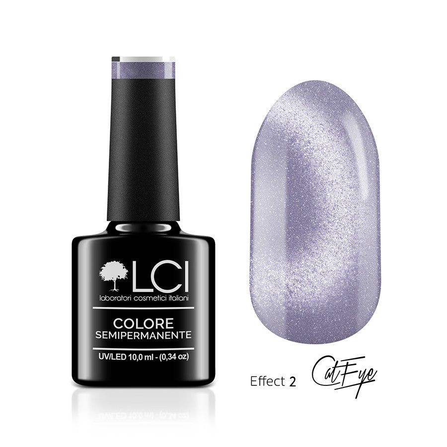 Flacone di smalto con campione colore. Scritta: LCI, Colore Semipermanente, UVLED. Tonalità: CAT 11, Effetto 2 Cat Eye.
