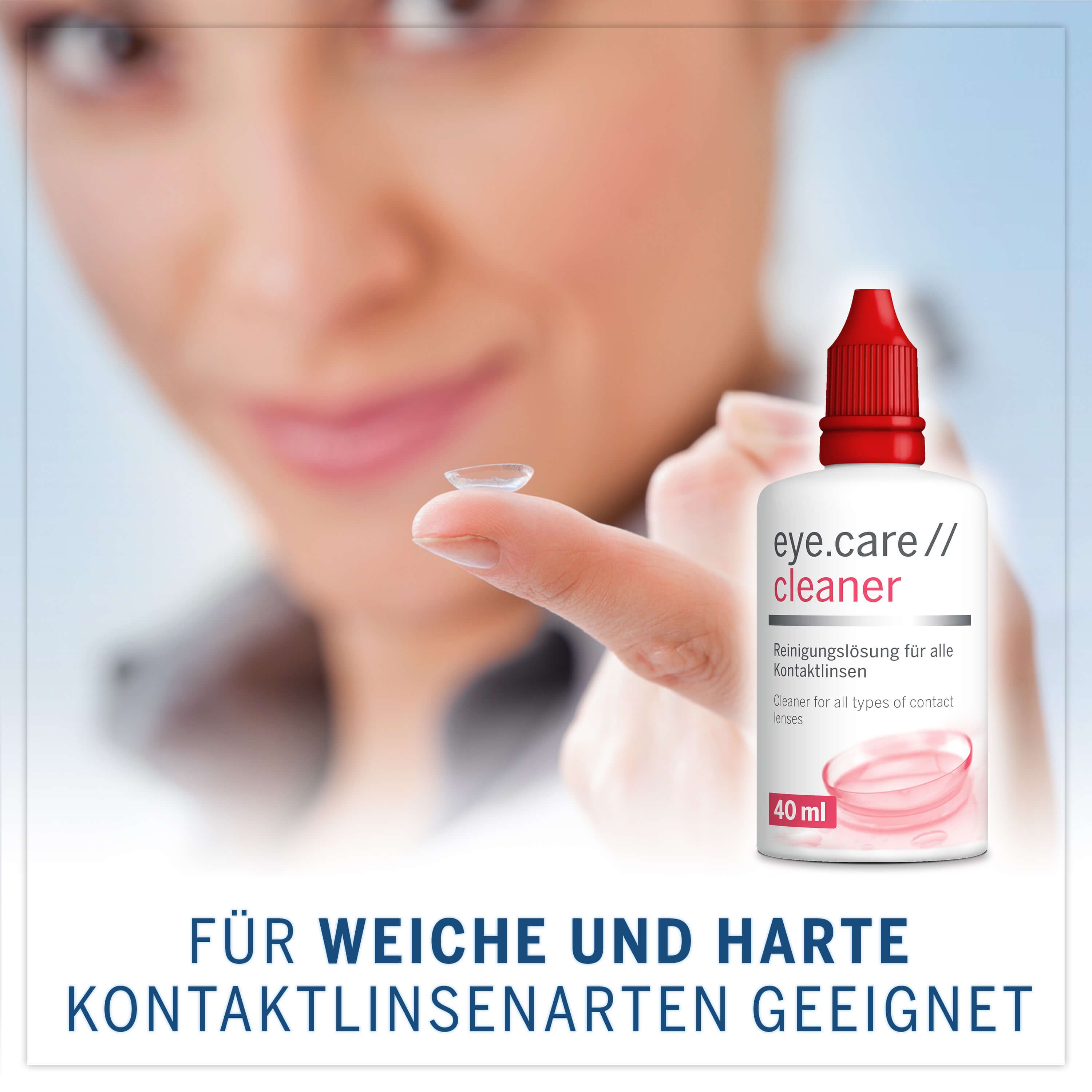 Una donna tiene una lente a contatto. Accanto, un flacone bianco con tappo rosso. Testo: eye.care // cleaner, 40 ml.