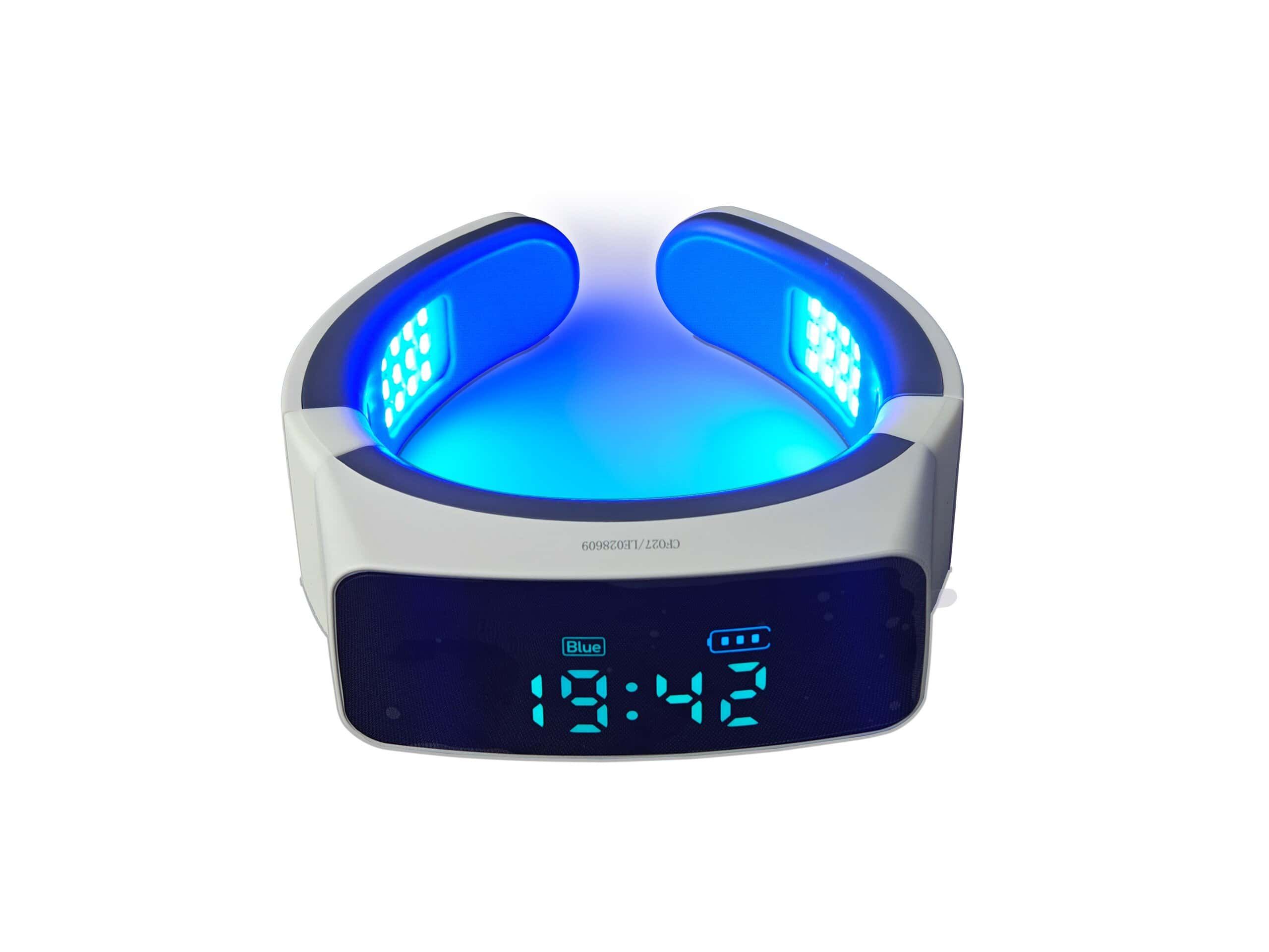 Dispositivo di terapia LED per il collo con luci blu e display digitale dell'ora.