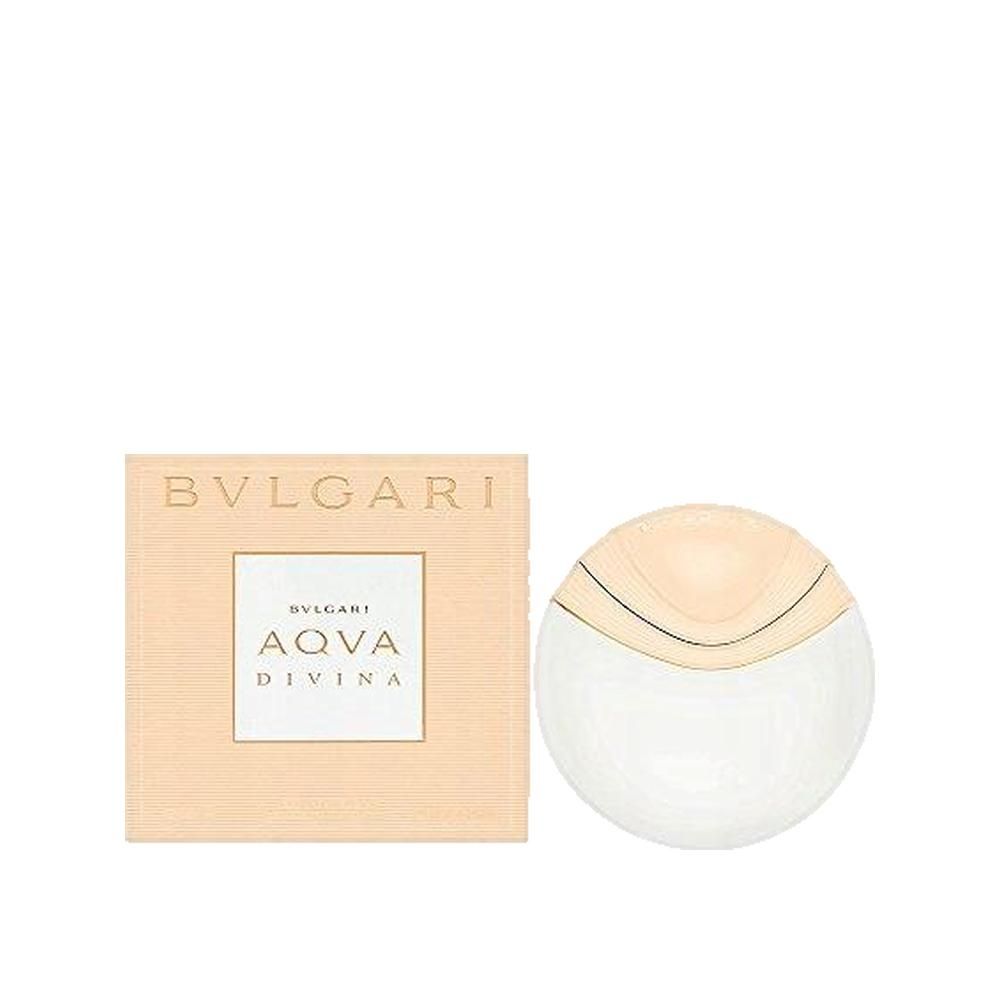 Scatola e flacone beige. "BVLGARI AQVA DIVINA" sulla scatola. Flacone rotondo, bianco e dorato.