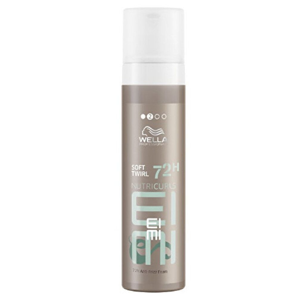 Wella Eimi Nutricurls Soft Twirl. Flacone marrone con tappo bianco. Testo: Soft Twirl, 72H, Nutricurls, Eimi, 72H Anti-Frizz Foam.