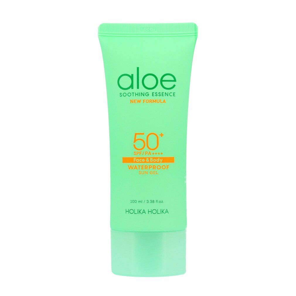 Tubo verde con scritta "aloe" e SPF "50+". Testo: "Face & Body Waterproof Sun Gel". Marchio: HOLIKA HOLIKA.