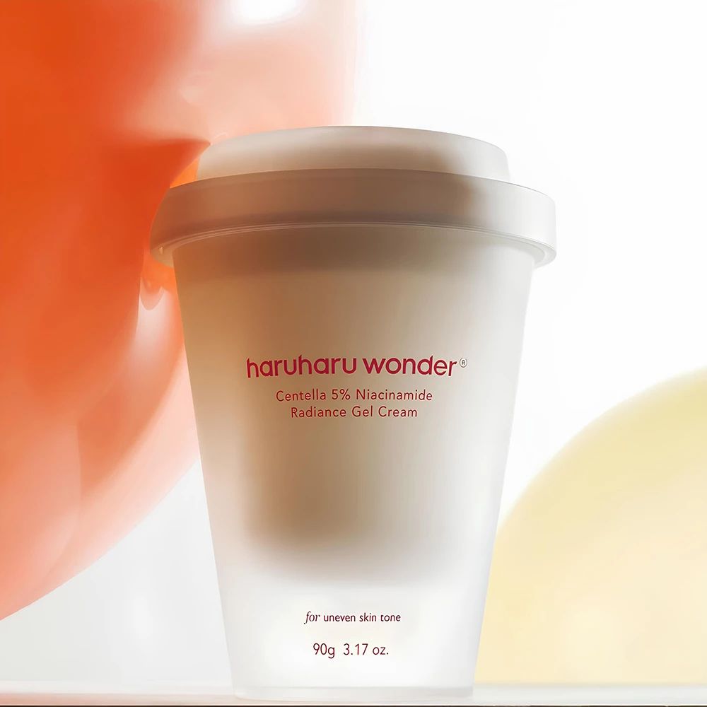 Contenitore con scritta: haruharu wonder, Centella 5% Niacinamide Radiance Gel Cream. Per tono della pelle non uniforme.