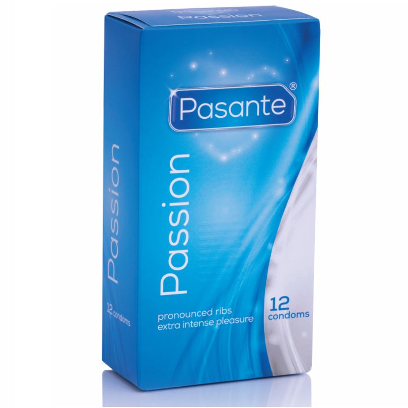 Confezione da 12 preservativi Pasante Passion, con nervature pronunciate.